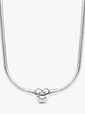 ✅Pandora Moments Heart Clasp Snake Chain Necklace